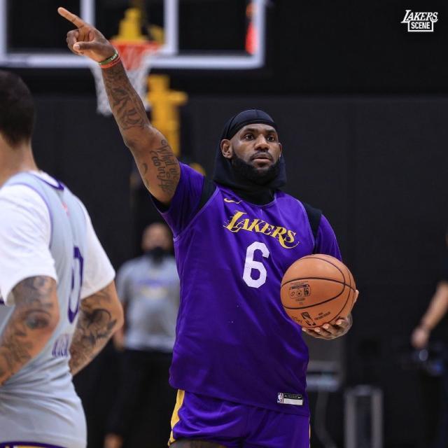 网页版登录-多个消息源释放积极信号 勒布朗是否会在明天复出